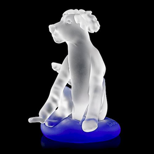 RICHARD JOLLEY Glass dog sculpture