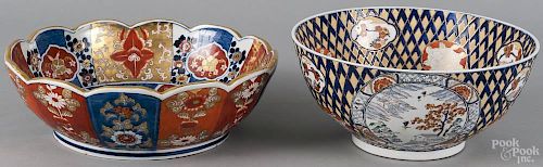 Japanese Imari scalloped edge centerpiece bowl, 20th c., 5'' h., 15 3/4'' dia.
