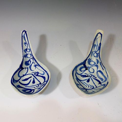 2 CHINESE ANTIQUE BLUE WHITE PORCELAIN SPOON - QING DYNASTY