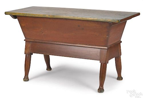 Pennsylvania pine dough box table, early 19th c.
