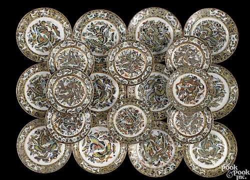 Twelve Chinese export porcelain plates