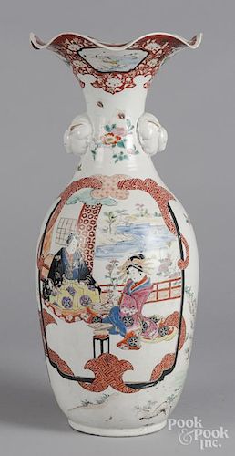 Japanese porcelain vase, late 19th c.