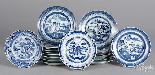 Twenty Chinese export porcelain plates