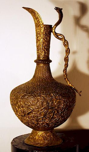 A large Indochinese ceremonial can