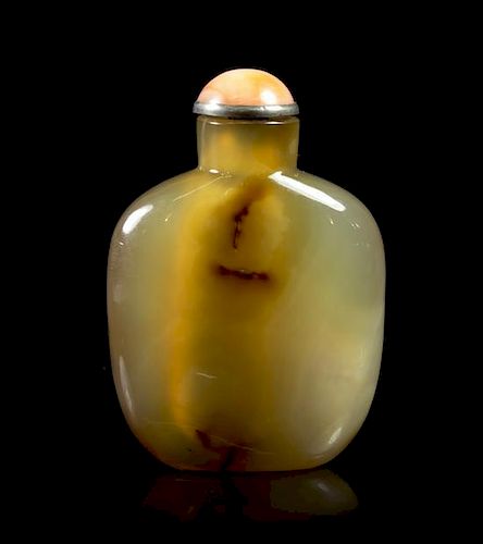 A Shadow Agate Snuff Bottle, Height 2 inches.