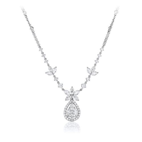 An 18K White Gold Diamond Necklace