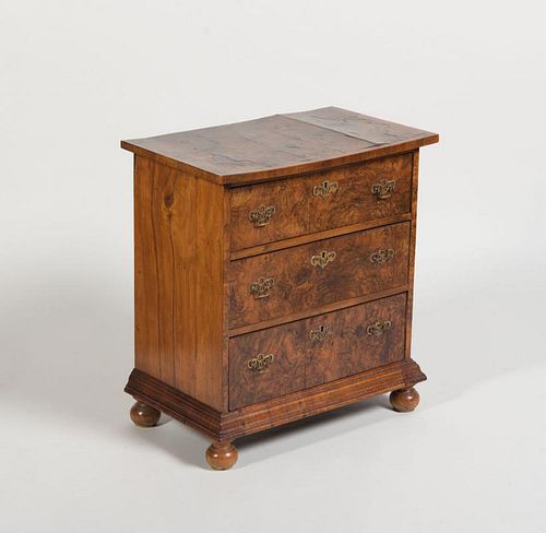 GEORGE I STYLE ELM AND BURL WALNUT SMALL CHEST OF DRAWERS