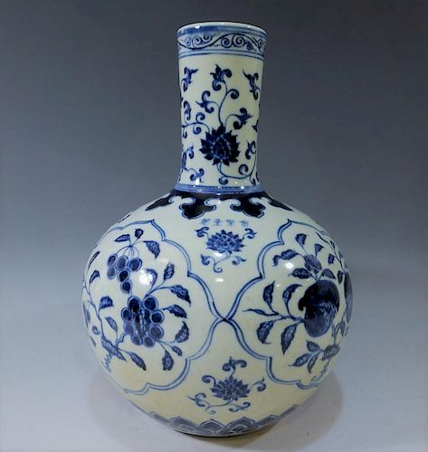 CHINESE ANTIQUE BLUE WHITE PORCELAIN BOTTLE VASE - YONGLE MARK 18TH CENTURY