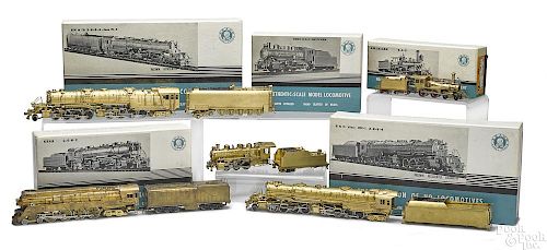 Five Akane HO brass train engines and tenders