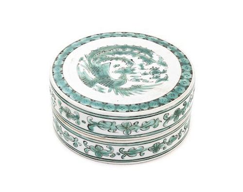 A Famille Verte Circular Covered Box, Diameter 3 7/8 inches.