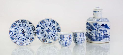 PAIR OF CHINESE BLUE AND WHITE PORCELAIN TEACUPS AND SAUCERS, AND A CHINESE BLUE AND WHITE PORCELAIN TEA CADDY