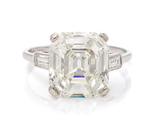 An Art Deco Platinum and Diamond Ring, 2.75 dwts.