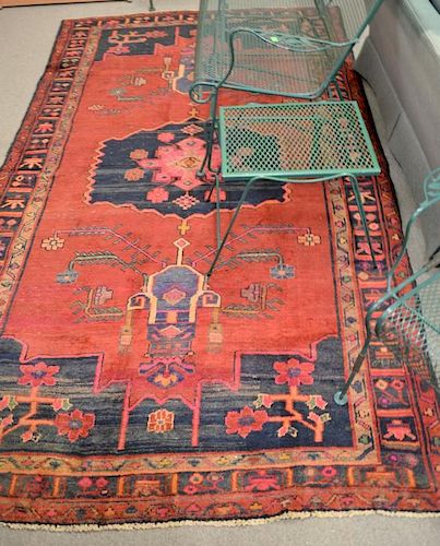 Oriental area rug. 5'6" x 10'