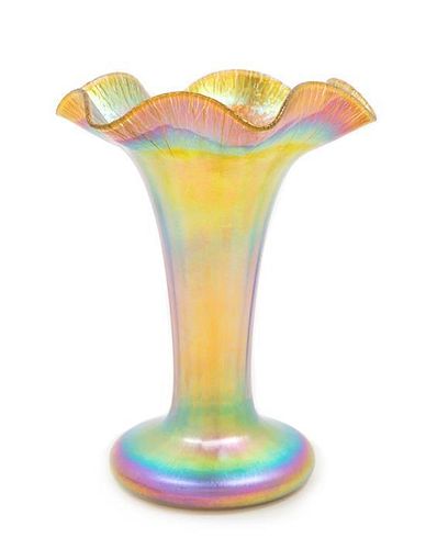 Quezal, EARLY 20TH CENTURY, an iridescent glass vase