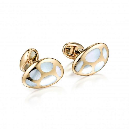 A Pair 18K Rose Gold Mother of Pearl Cufflinks