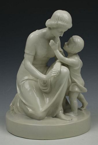 Schwarzburger Figurine "Mother with Child"