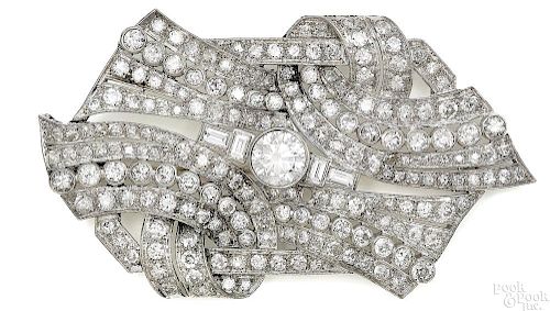 Platinum Art Deco diamond brooch
