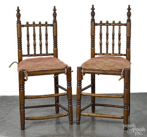 Pair of English turned oak side chairs, late 19th c.