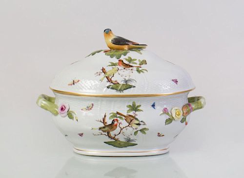HEREND PORCELAIN TUREEN AND COVER IN THE 'ROTHSCHILD BIRD' PATTERN
