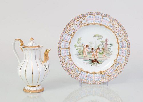 MEISSEN PORCELAIN PLATE WITH RETICULATED RIM AND A MEISSEN PORCELAIN GILT-DECORATED COFFEE POT AND COVER
