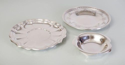 THREE AMERICAN STERLING SILVER DISHES