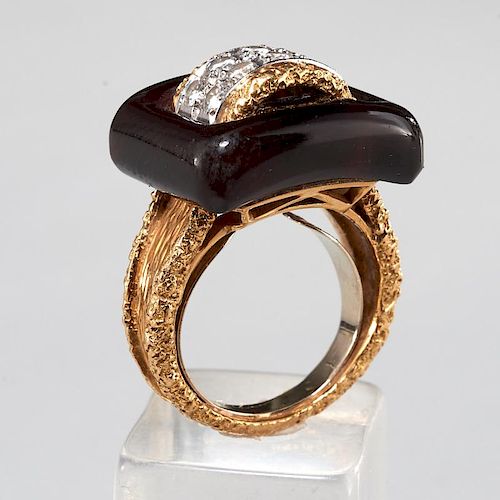 Van Cleef & Arpels 18k gold and diamond ring