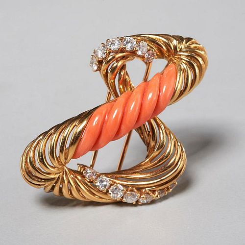 Mauboussin Paris 18k gold and coral brooch