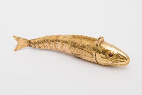 14K YELLOW GOLD ARTICULATED FISH PILL BOX