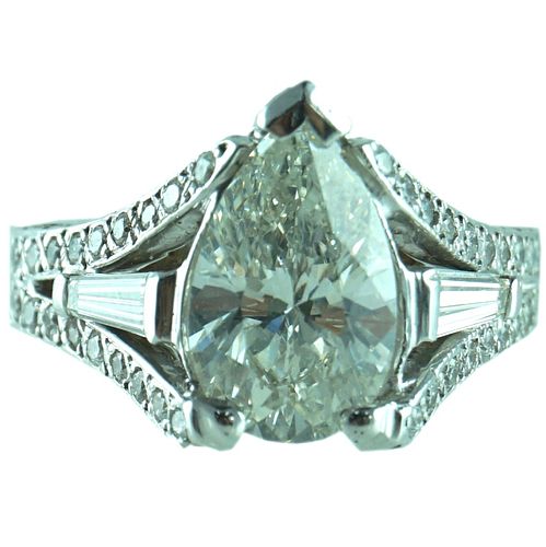 Approx 4.27 ct Pear Shape Diamond Engagement Ring.
