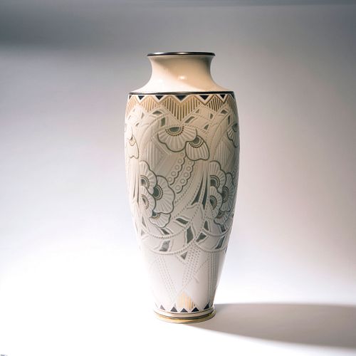 Tall vase, 1927