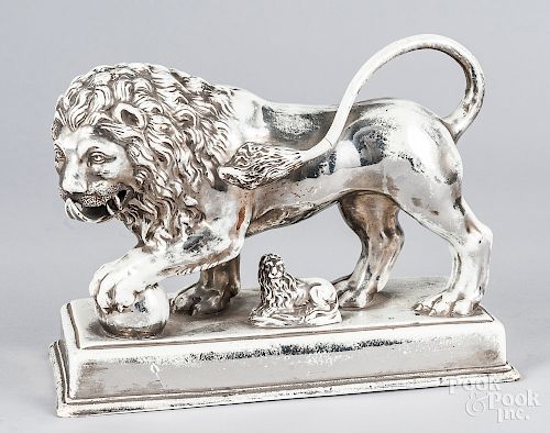 Large silver lustre or silver resist lion