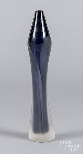 Jonathan Winifisky art glass vase