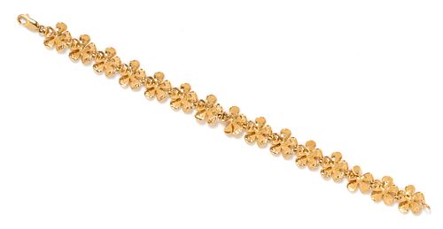 A 14 Karat Yellow Gold Flower Motif Bracelet, 8.30 dwts.