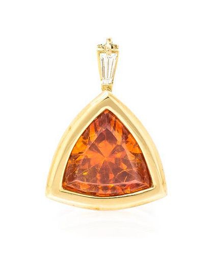 * A Yellow Gold and Sphalerite Pendant, 3.60 dwts.
