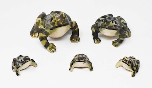 5 brush pottery frogs