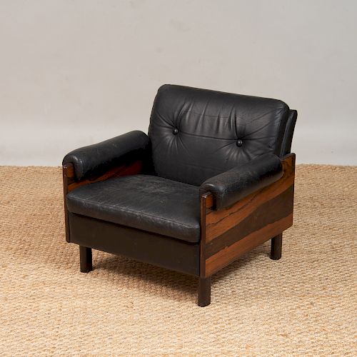 ROSEWOOD AND BLACK LEATHER LOUNGE CHAIR
