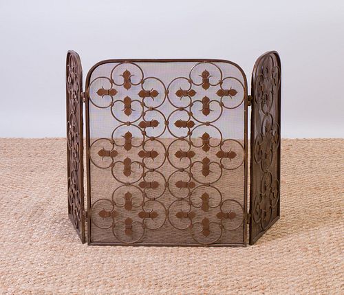 ARTS AND CRAFTS STYLE BRASS FIRE SCREEN