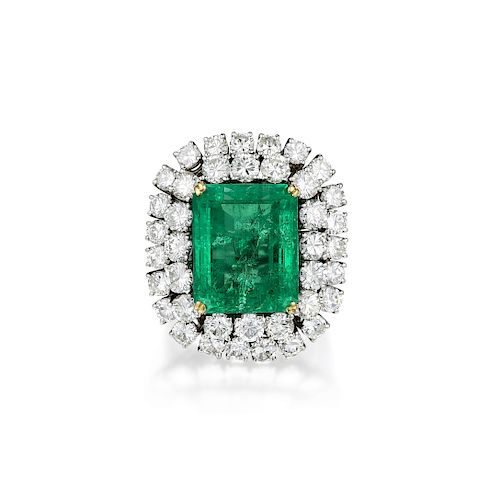 A Colombian Emerald and Diamond Platinum Ring