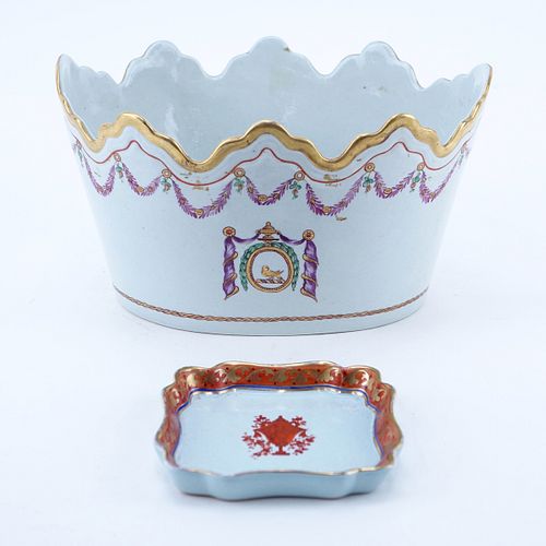 Two (2) Pieces Modern Chinese Export Style Porcelain Table Top Items. Includes an unsigned cachepot and a Mottadeheh pin tray.