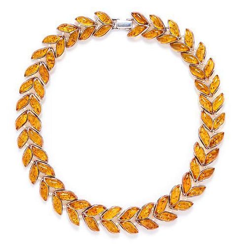 A Sterling Silver and Amber Necklace, 67.00 dwts.
