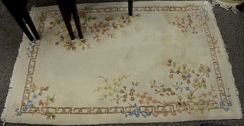 Chinese Oriental throw rug. 4' x 6"