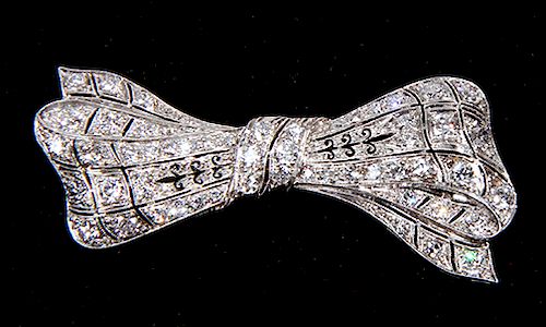 DIAMOND AND 18K WHITE GOLD BROOCH