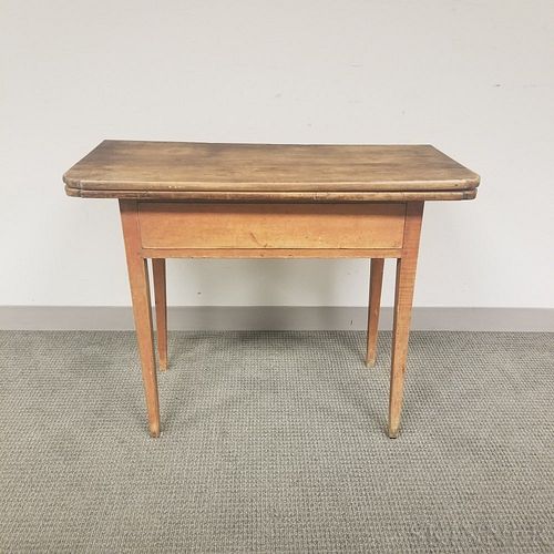 Federal Red-stained Maple and Pine One-drawer Card Table
