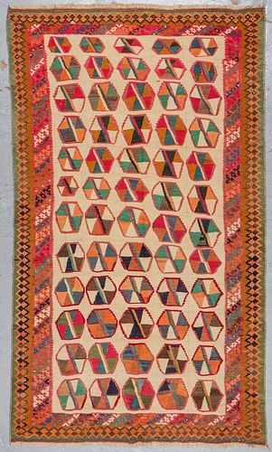 Vintage Shiraz Kilim: 5'1'' x 8'5''