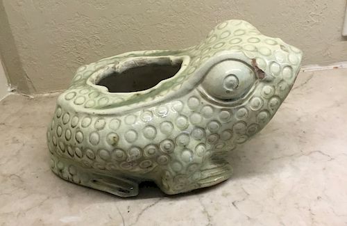 Chinese Bed Pan in Shape of Toad, 19th Century or