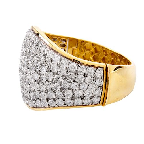 Contemporary 42.00 Carat Diamond Bangle Bracelet