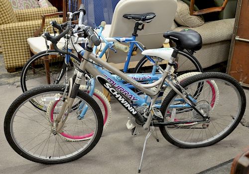 Group of three used bikes to include small frame Raleigh Capri with cracked frame, Murray girl's bike and a Schwinn Pioneer woman's ...