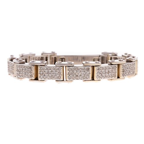 A Gent's Pave Diamond Link Bracelet in 18K