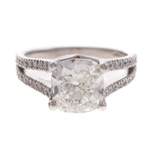 A Lady's 2.03ct Cushion Diamond Ring in Platinum