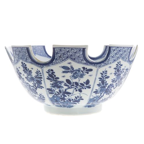 Mottahedeh Chinese Export style monteith bowl